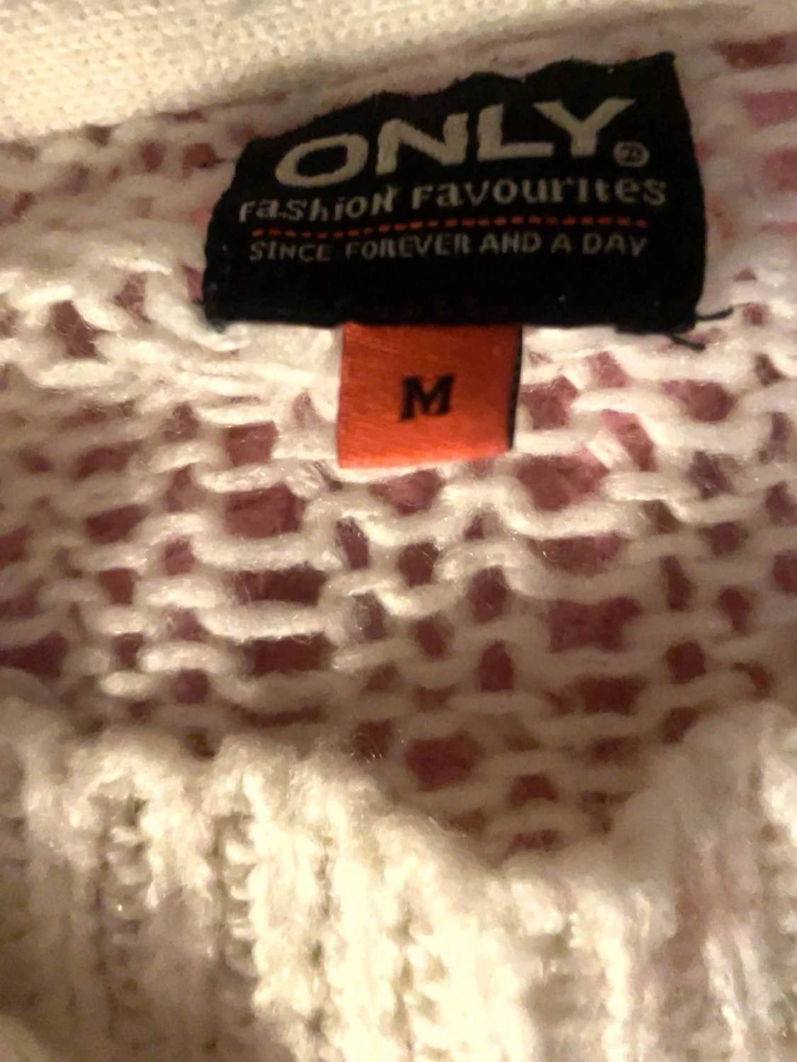 Vit stickad tröja  - 2