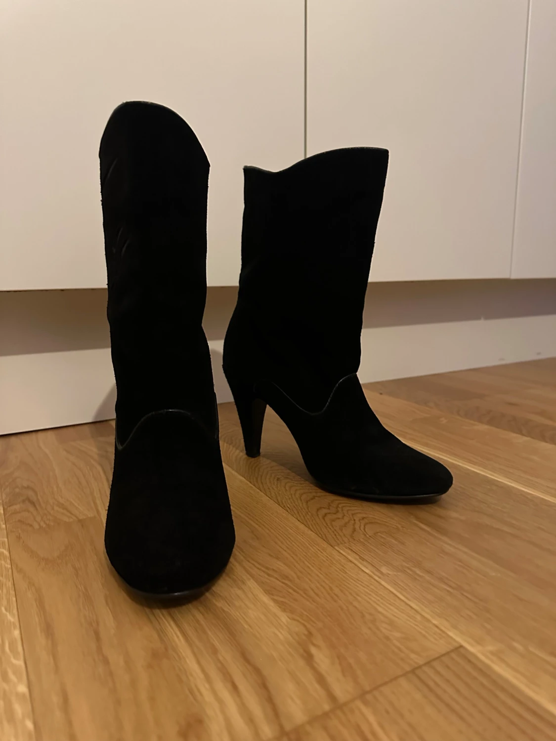 Svarta mocka boots med klack - 2