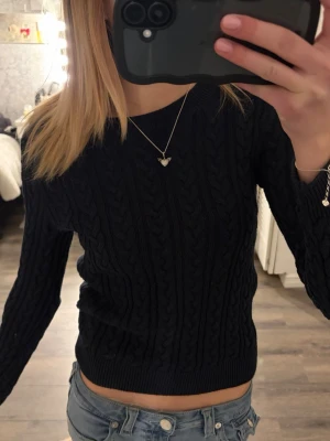 kabelstickad tröja - används ej