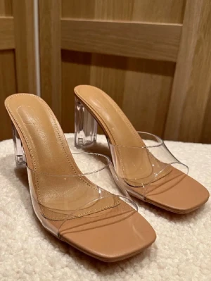 Beige klackar  - Vackra klackar men Köpt fel storlek 🌸