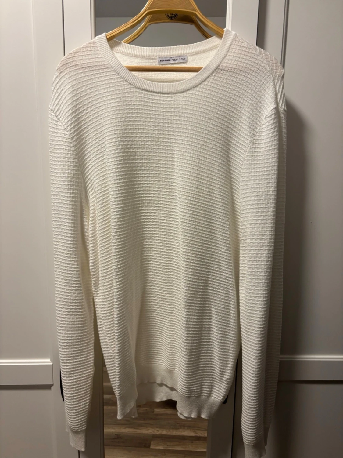 Vit ribbad tröja från Bershka