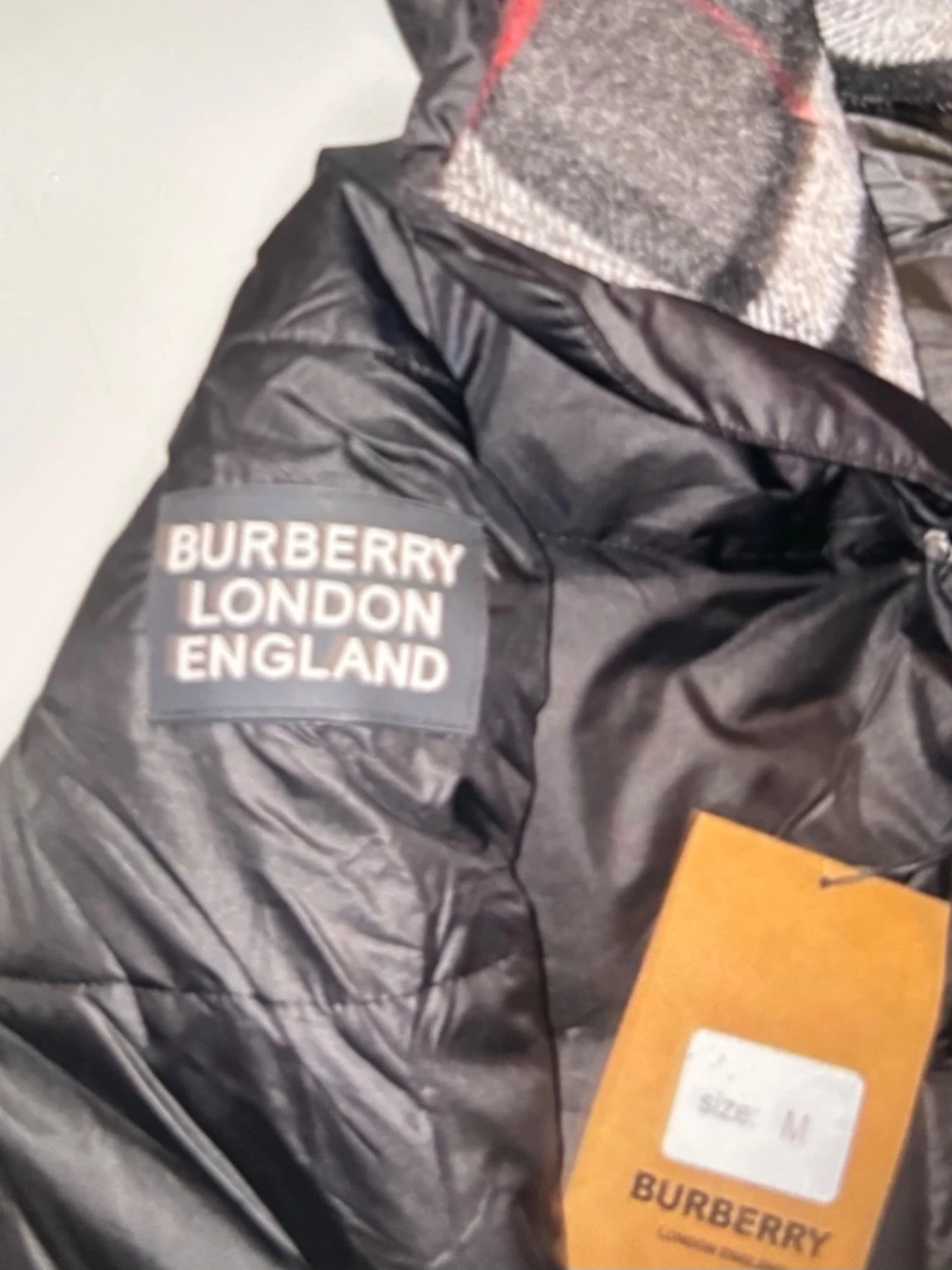 Svart Burberry pufferjacka M - 2