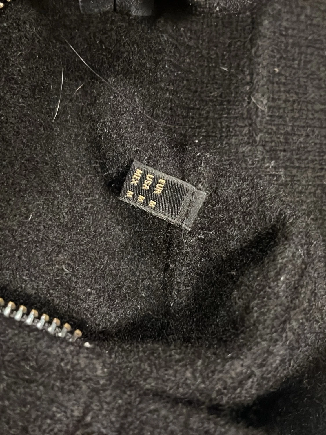 Svart stickad kofta med dragkedja - 2