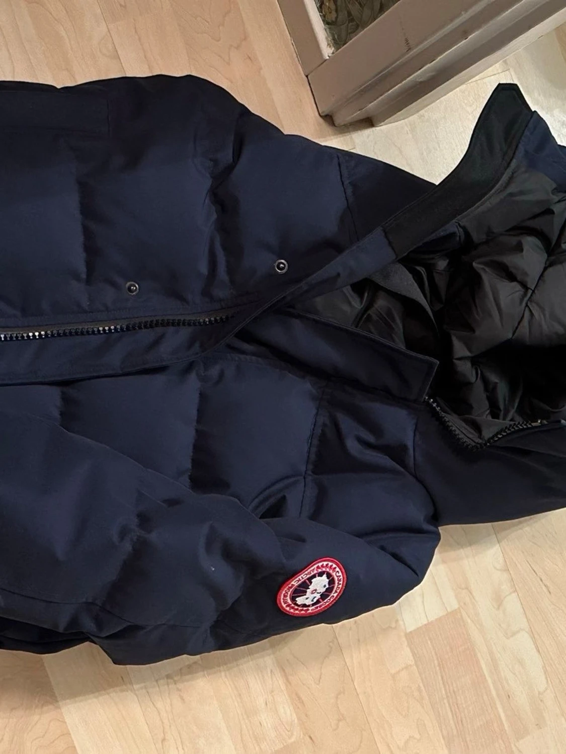 Mörkblå dunjacka från Canada Goose