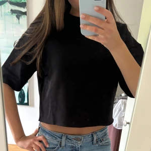 Kort sweatshirt  - Så snygg avklippt sweatshirt💞