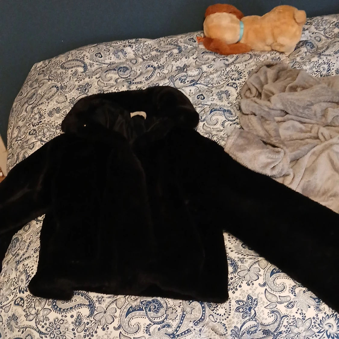 Svart pälsjacka från gina  - 1