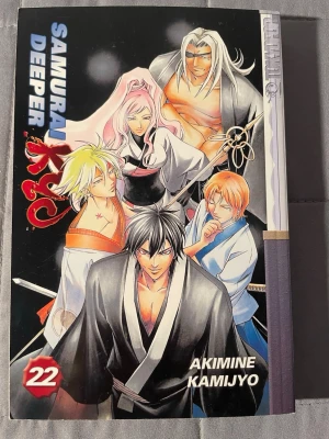 Samurai Deeper Kyo Vol. 22 - Följ med på ett episkt äventyr med samurajer, intensiva strider och starka karaktärer! Den här mangaboken bjuder på action, dramatik och coola illustrationer som passar perfekt för dig som gillar spännande berättelser och japansk kultur.