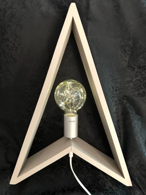Star trading Trätriangel med lampa 51 cm  - Trätriangel med lampa i bra skick, grå , 51 cm