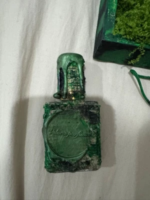 Veloraparfum  - En niche parfym från Veloraparfums. Det enda släppet verdelune som innehåller 15 ml och det finns bara 10 exemplar. Svenskt märke och mer information finns på veloraparfums på TikTok. 15 ml återstår 