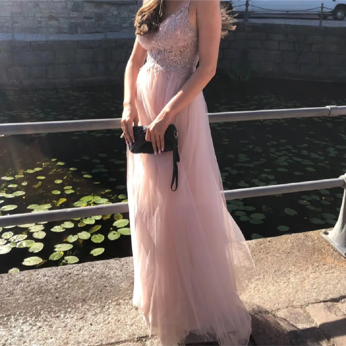 Balklänning Ljusrosa underbar långklänning med spets och öppen rygg - 2