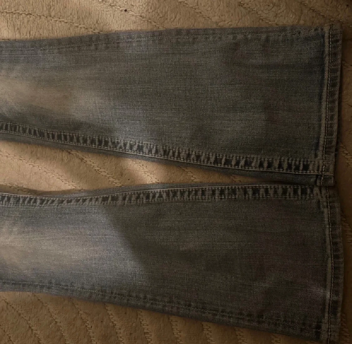 Blå Miss Me jeans med broderade detaljer - 1