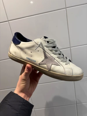 Golden goose - Säljer mina golden goose .dem är storlek 44 