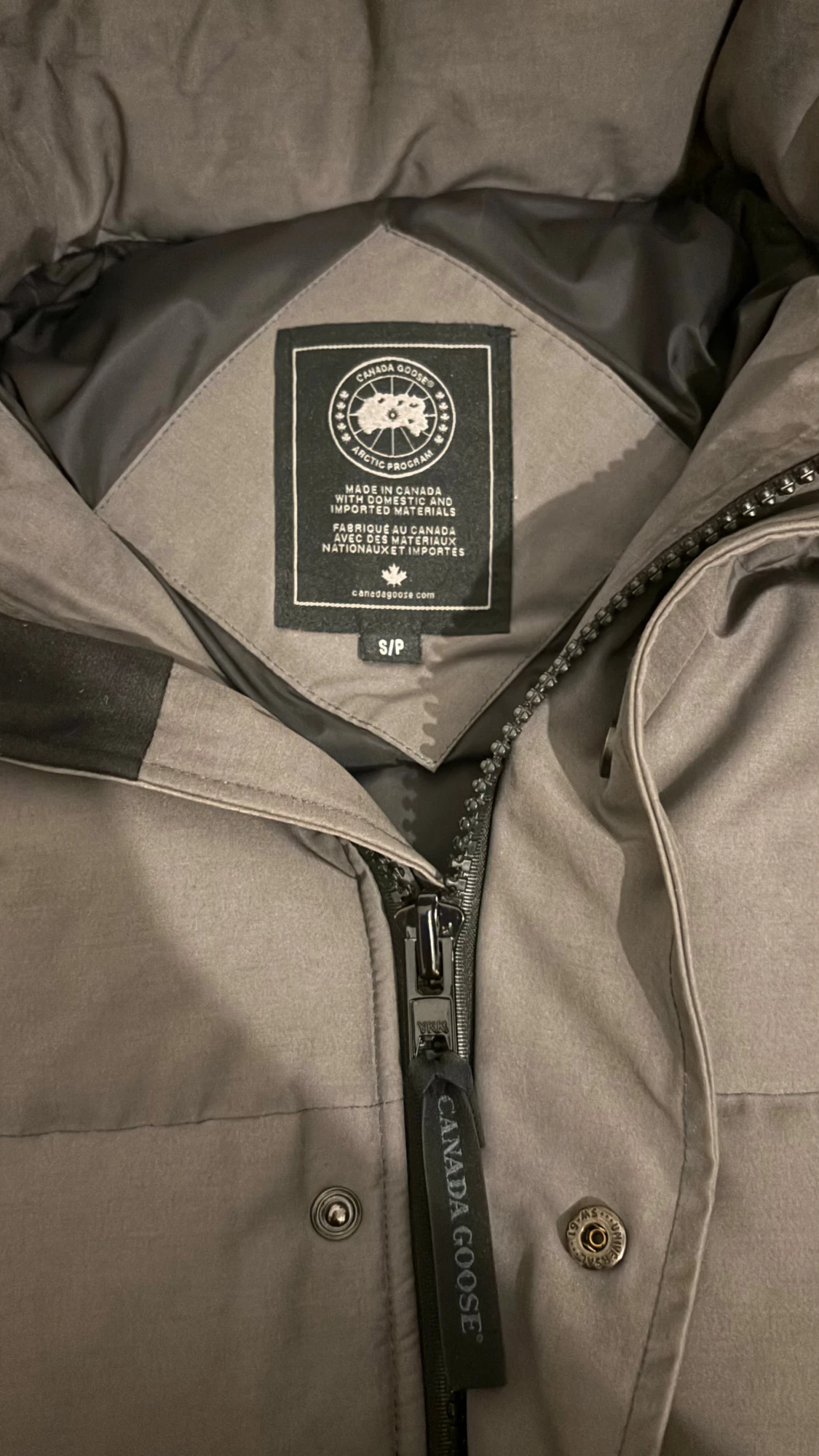 Grå pufferjacka från Canada Goose - 2