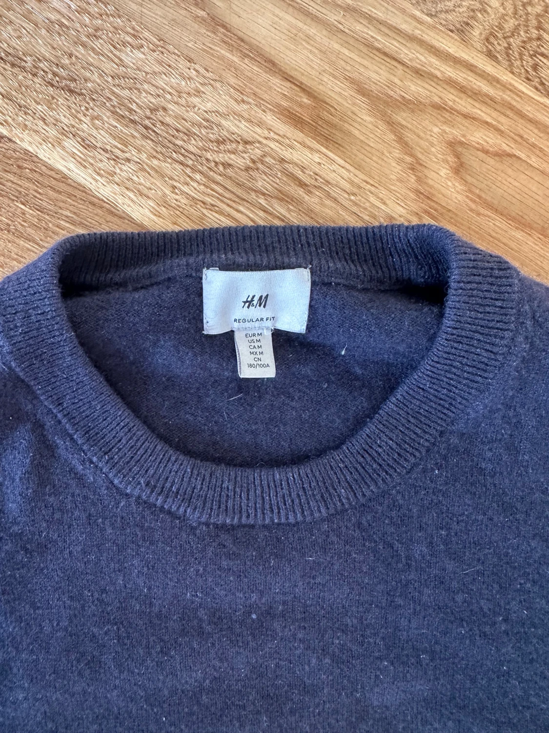 Mörkblå stickad Kashmirtröja - 4