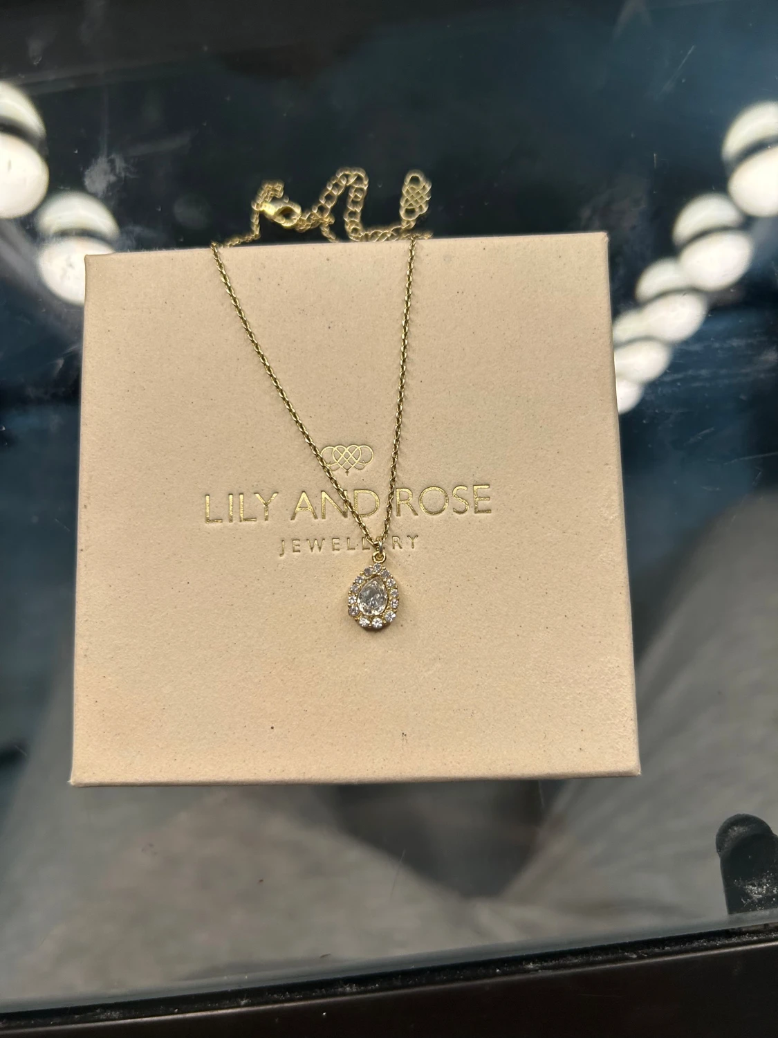 Guldigt halsband - 5