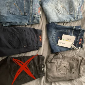 Blå och grå jeans från Dondup - 5 par 2000kr