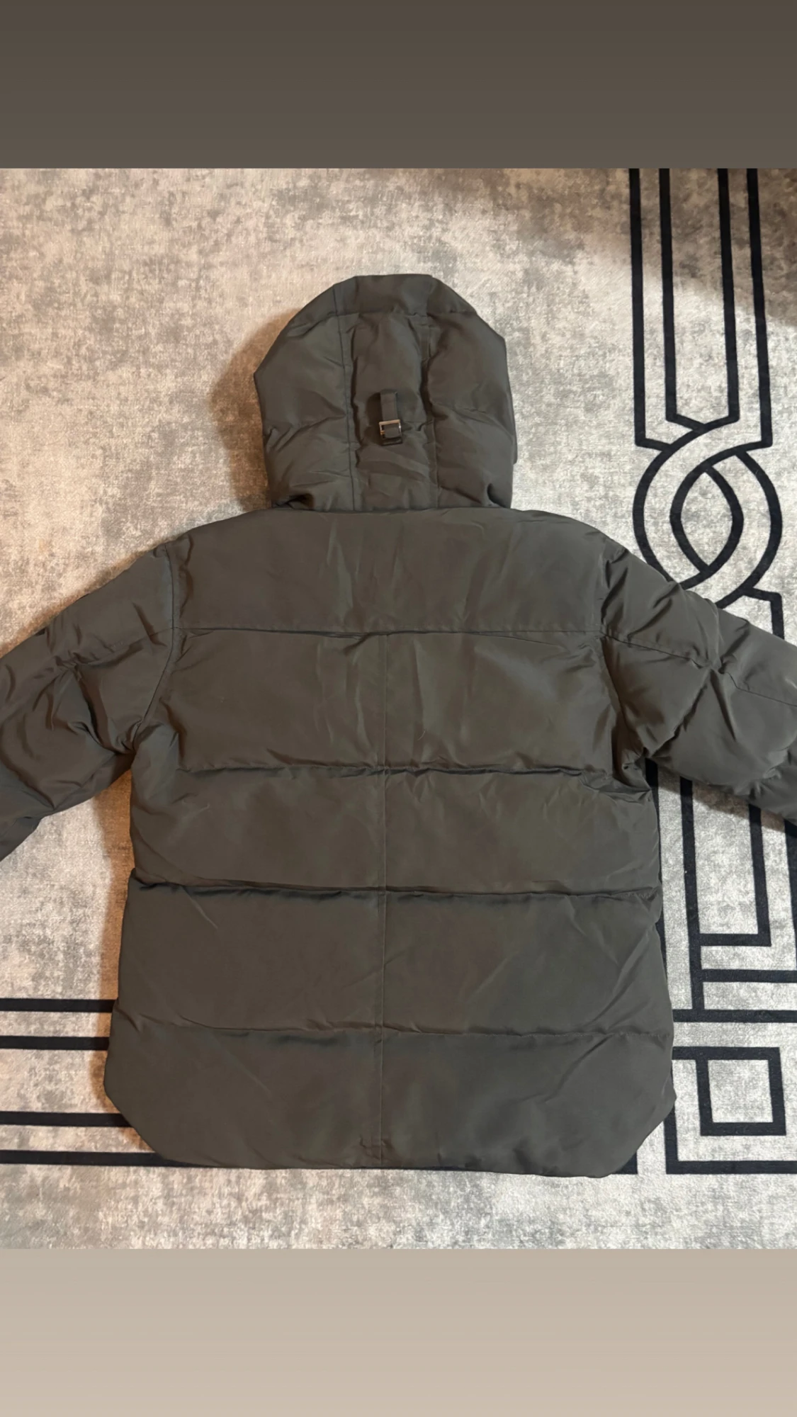 Mörkgrå pufferjacka från Canada Goose - 1