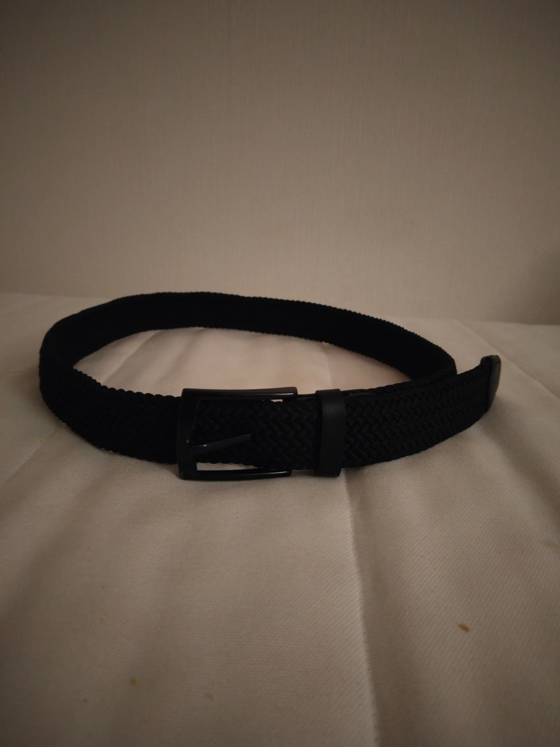 Svart flätat bälte med metallspänne - 1