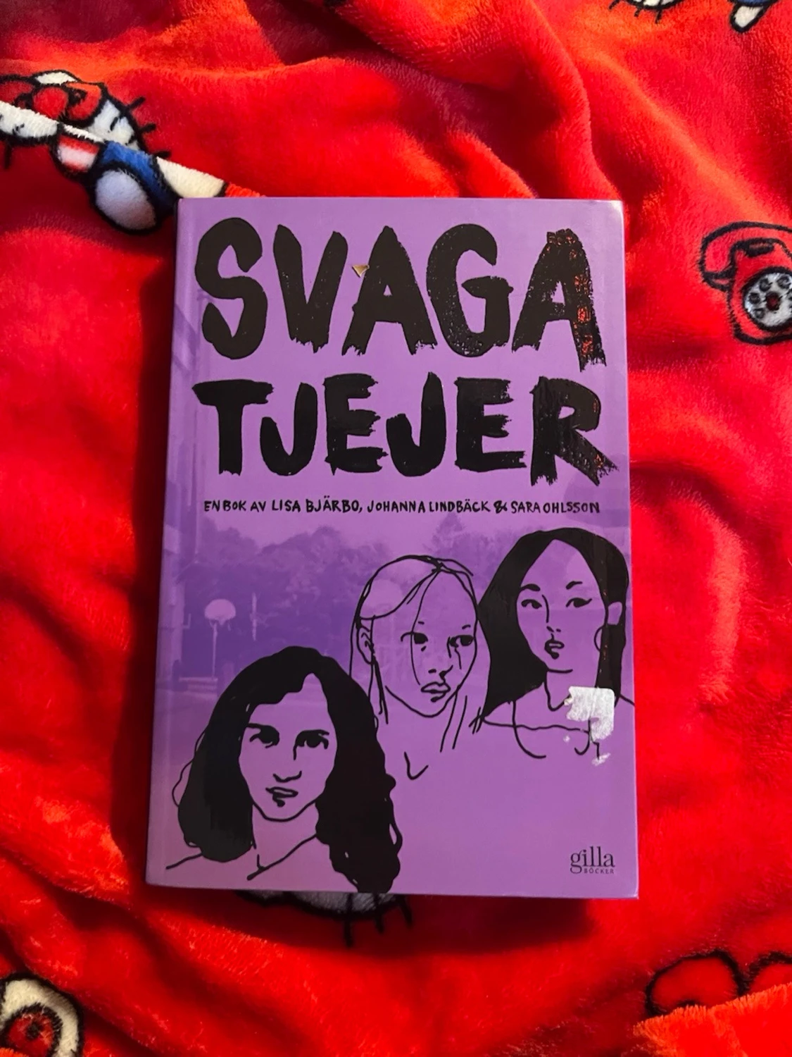 Svaga tjejer av Bjärrbo, Lindbäck & Ohlsson