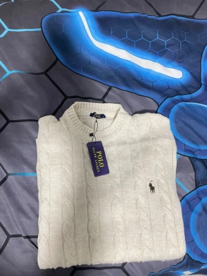 Polo tröja  - Den e helt ny fick den på min födelsedag 