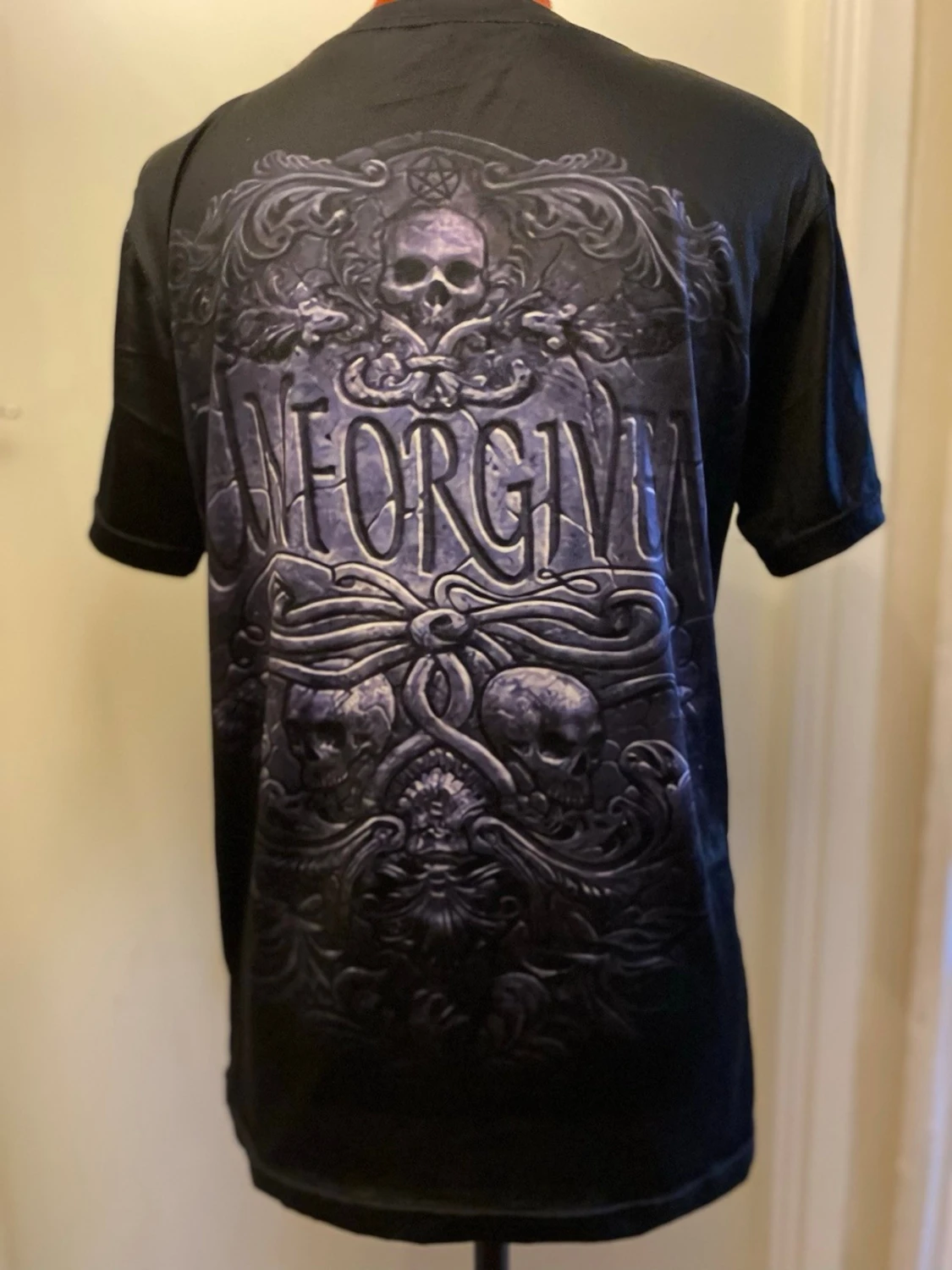 Svart t-shirt med dödskalletryck S - 2