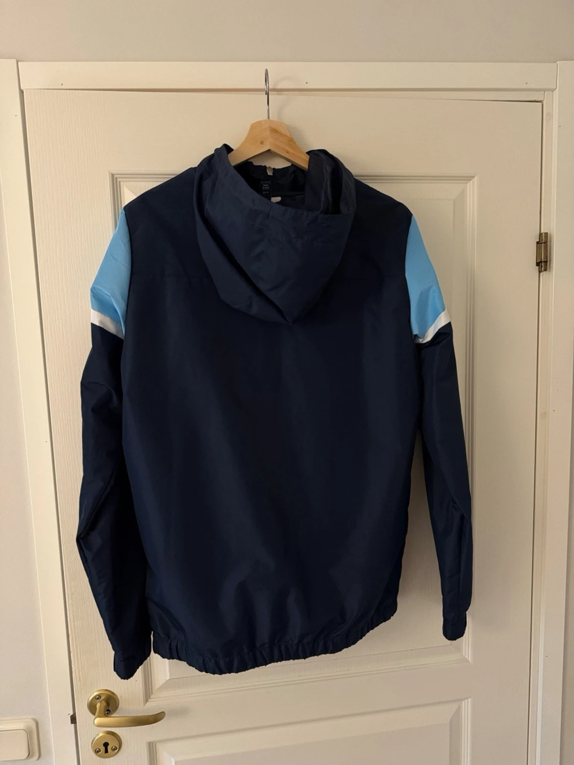 Blå vindjacka från Ellesse - 2