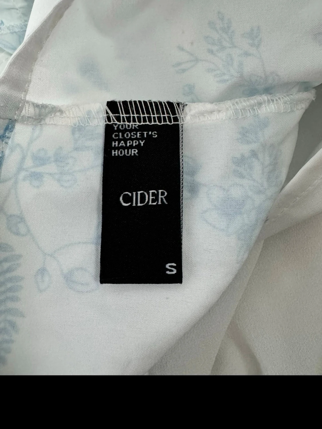 Vit blommig croppad blus med puffärm - 2