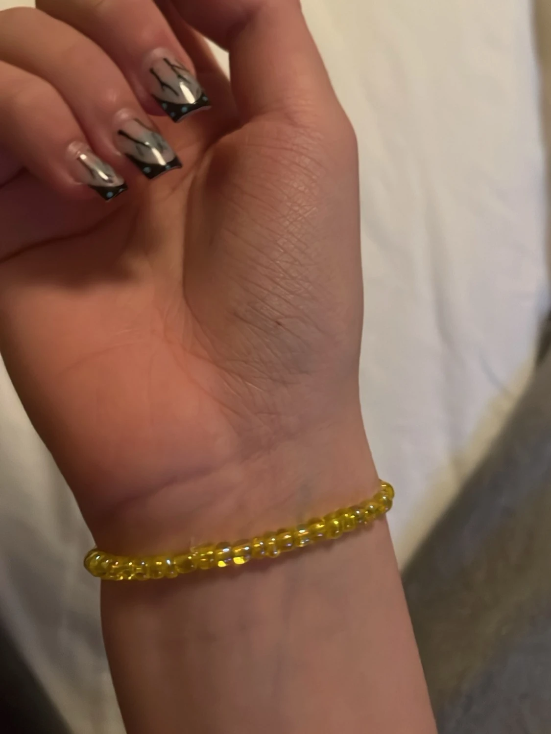 Gult pärlarmband med texten ZENITSU - 3