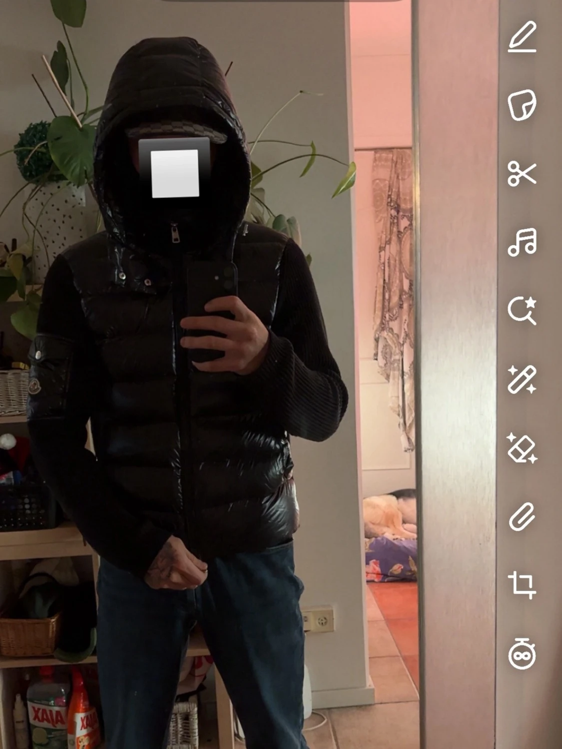 Svart Moncler pufferjacka med huva - 1