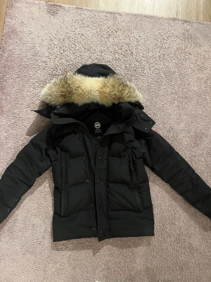 Wyndham Canadagoose - Går för både kön, blivit tvättat inte länge sedan. Från flannel, väskan och kvittot kommer med☺️