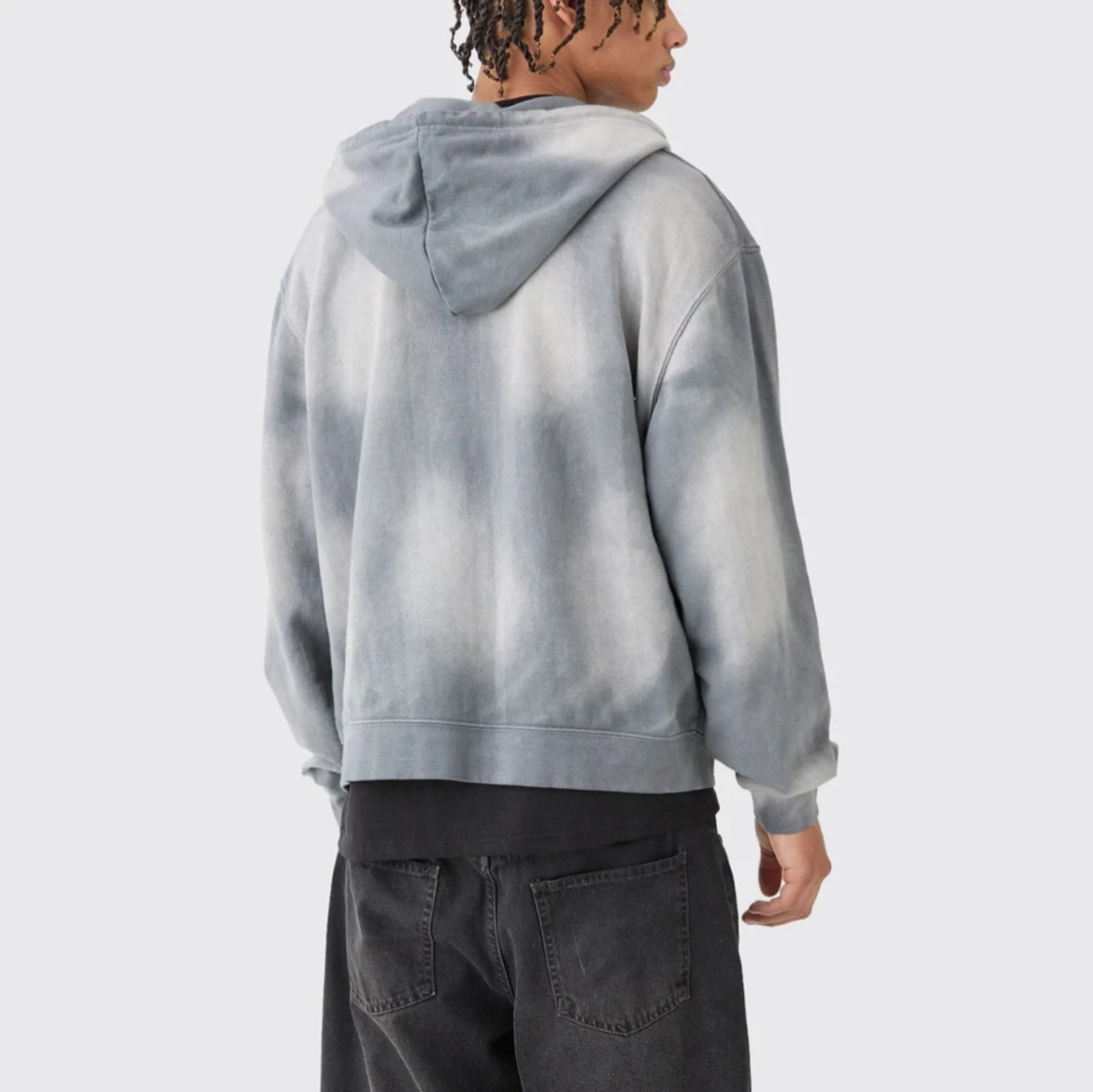 Grå hoodie med broderad text   - 4