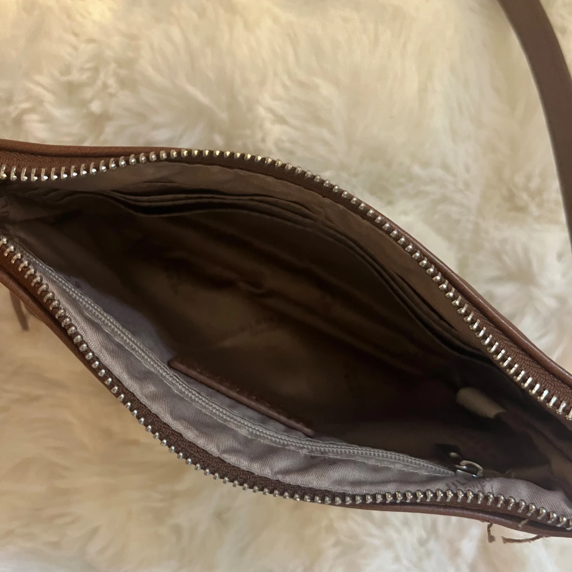 Brun axelväska från Ulrika Sweden - 3