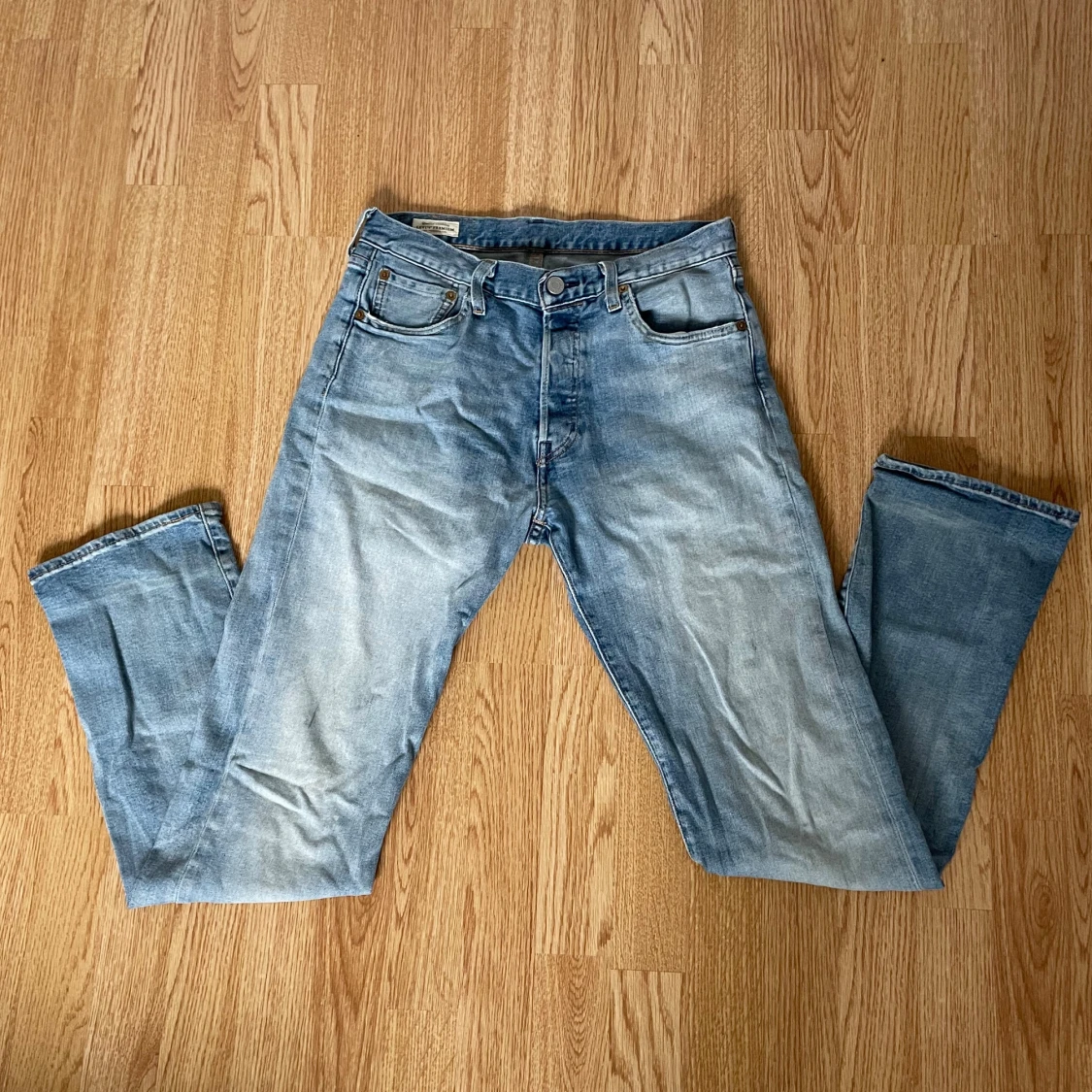 Levi's 501 ljusblå jeanss