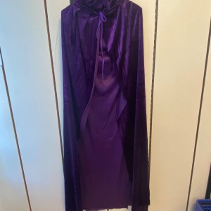 Sammet Utklädnad med Cloak / Maskerad/ Halloween  - Vuxen Stlk 