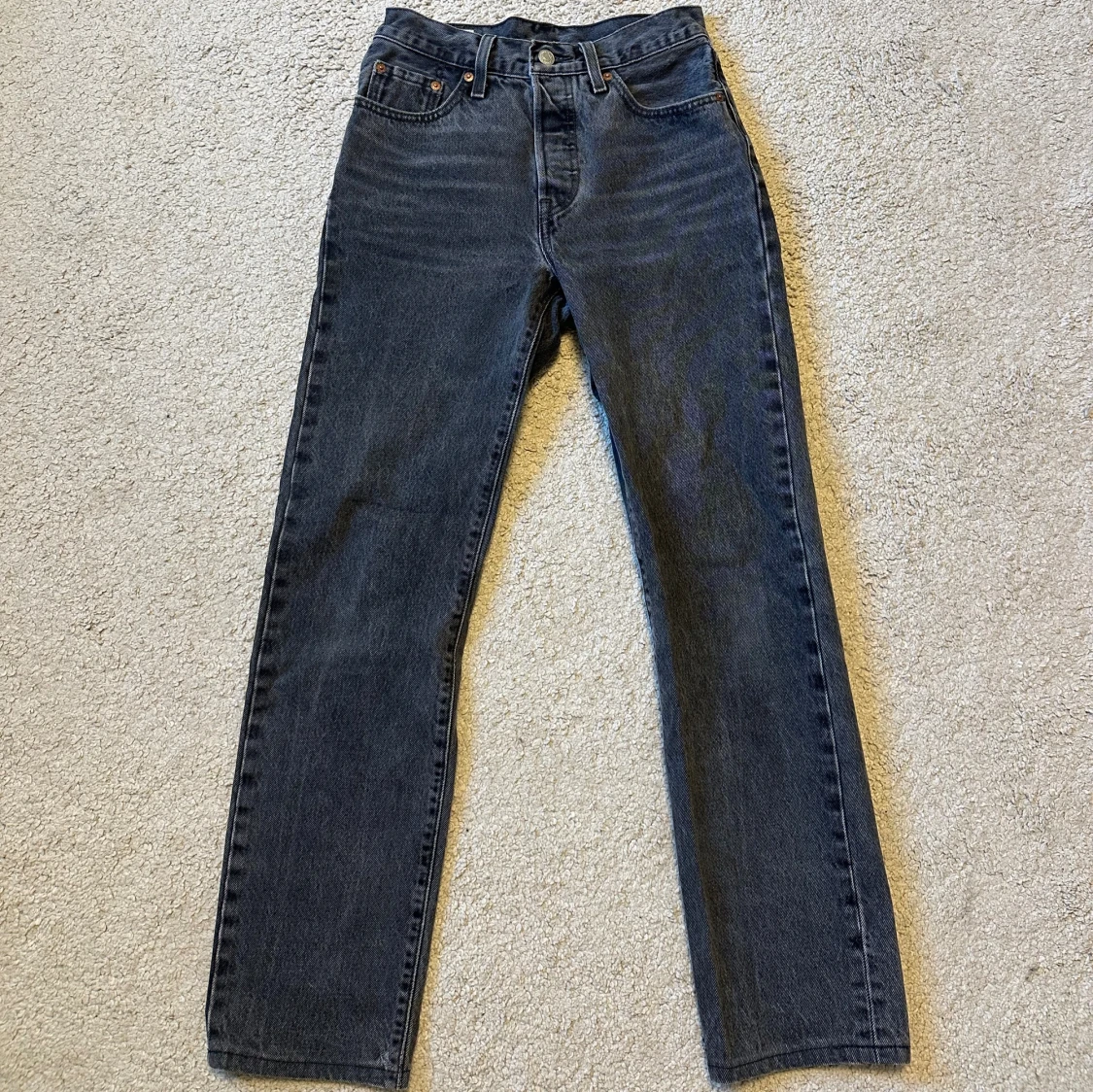 Levi's 501 mörkgråa - 1