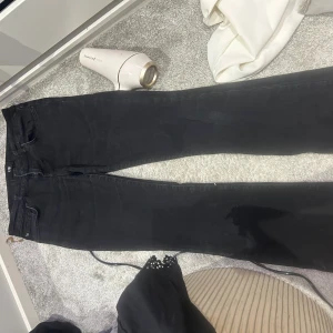 Svarta Roxy jeans från LTB - Jättefina men kommer inte till användning💞