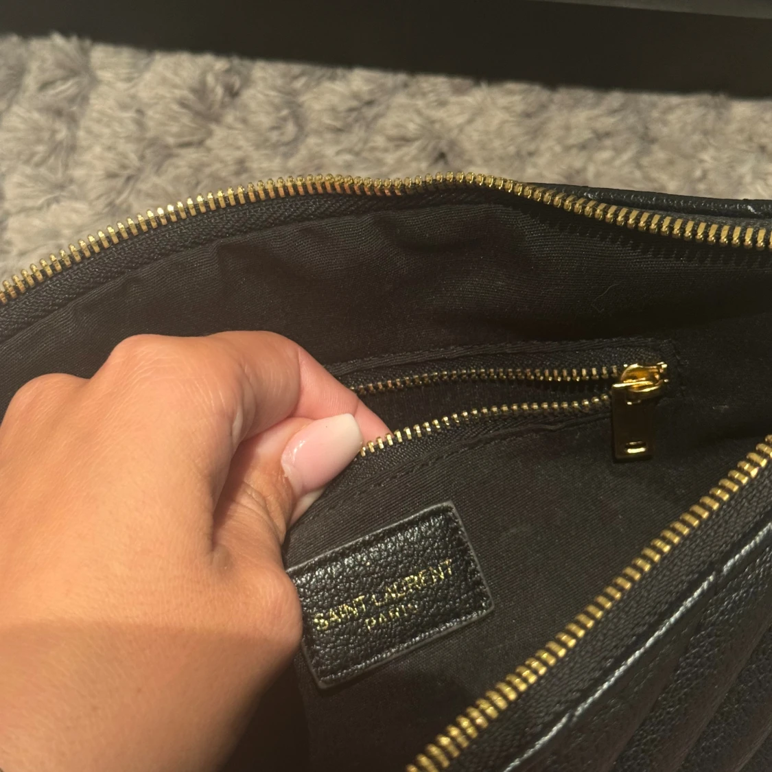 Svart quiltad kuvertväska från YSL - 3