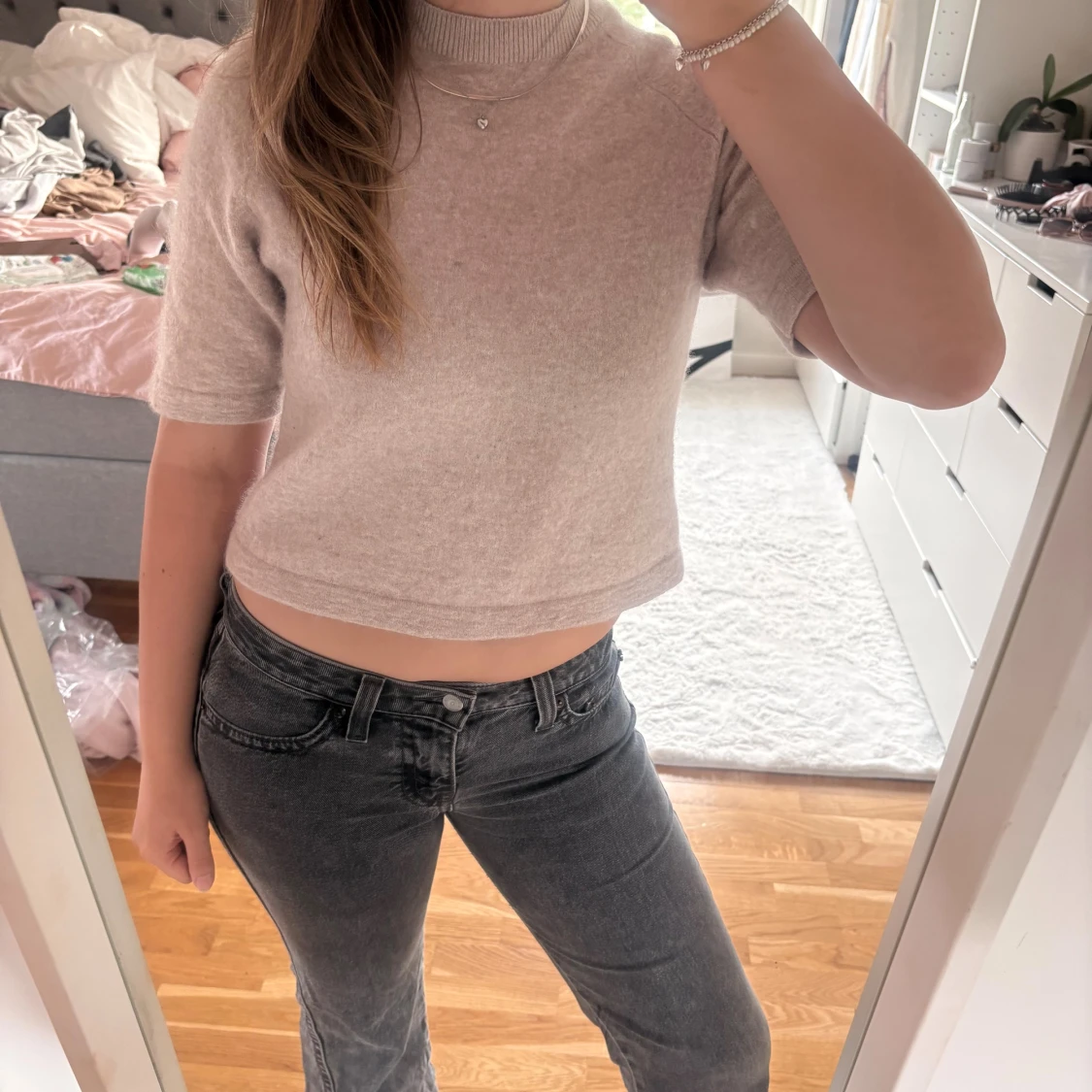 Beige stickad topp från  & Other Stories