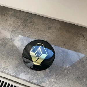 Renault Guld/svart emblem - Snygg emblem till din bil , kan säljas i flerpack