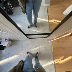 Blåa jeans - Snygga mid waist jeans☺️