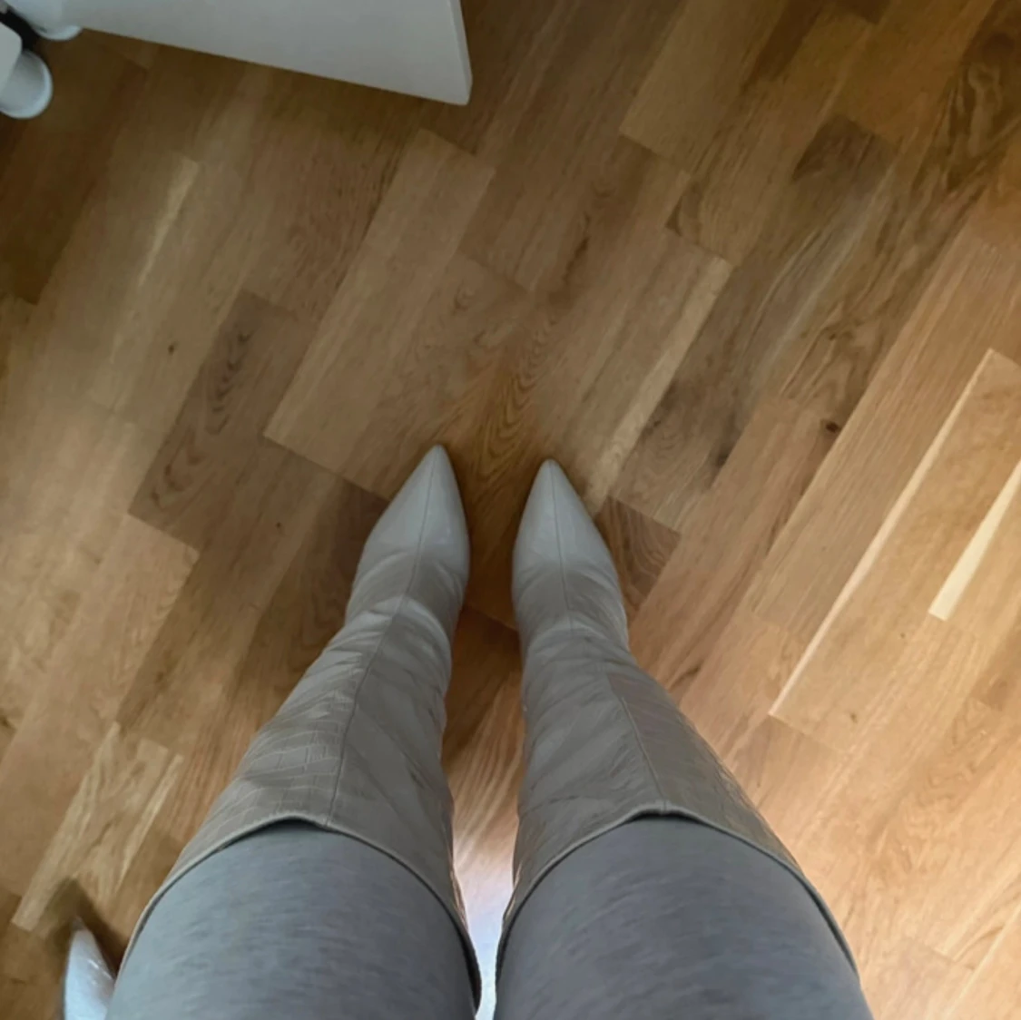 Beiga höga boots med klack - 2