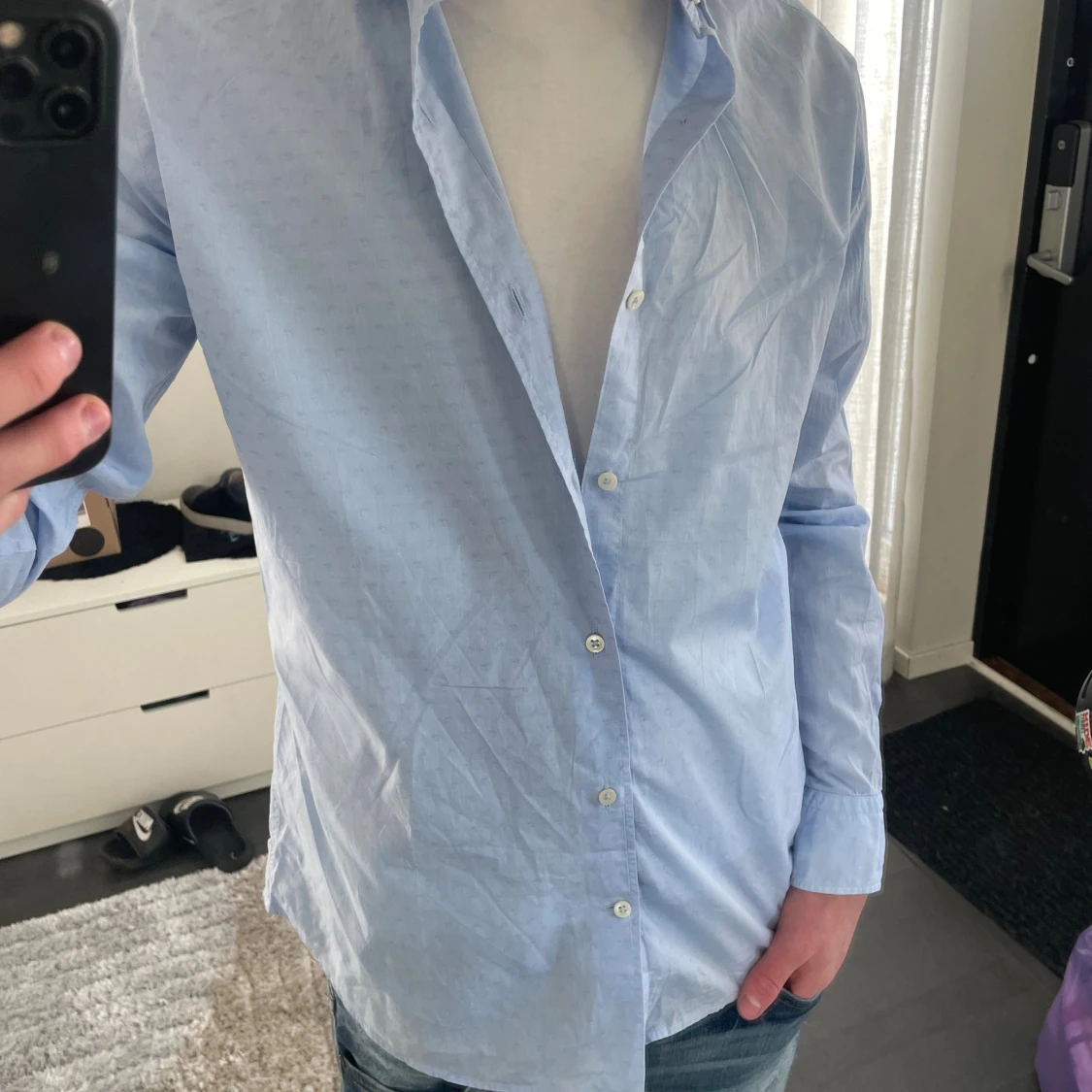 Ljusblå skjorta från Massimo Dutti - 1