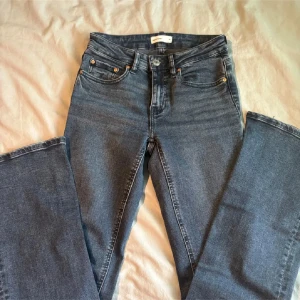Botcut jeans  - Jeans låg midja storlek 34 från Gina tricot