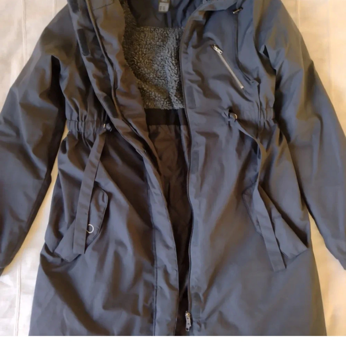 Svart fodrar kappa med huva - storlek 34/36 - 1