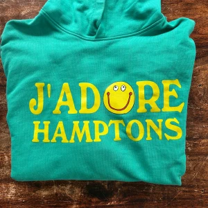 J’adore Hamtons hoodie från Gladwell  - En  grön hoodie från gladwell som är sjukt snygg.