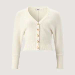 Avoras snygga kofta i cashmir, L, (slutsåld) - Superfin kofta från avora. Den är mjuk och bekväm att bära! Något liten i storleken, skulle säga mer M än L. Oanvänd. Sista chansen att köpa den perfekta vita koftan till hösten! 