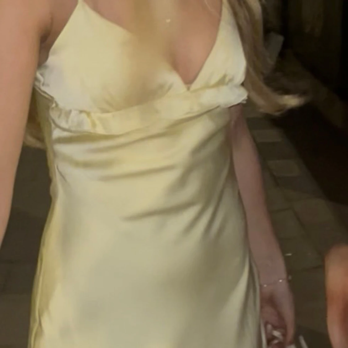 Ljusgul långklänning från Peppermayo - 2