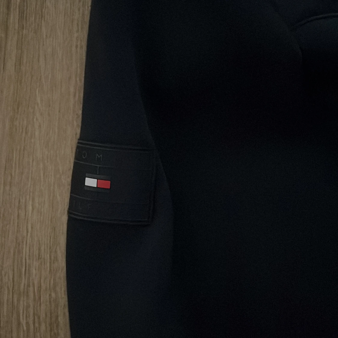 Svart vindjacka från Tommy Hilfiger - 2