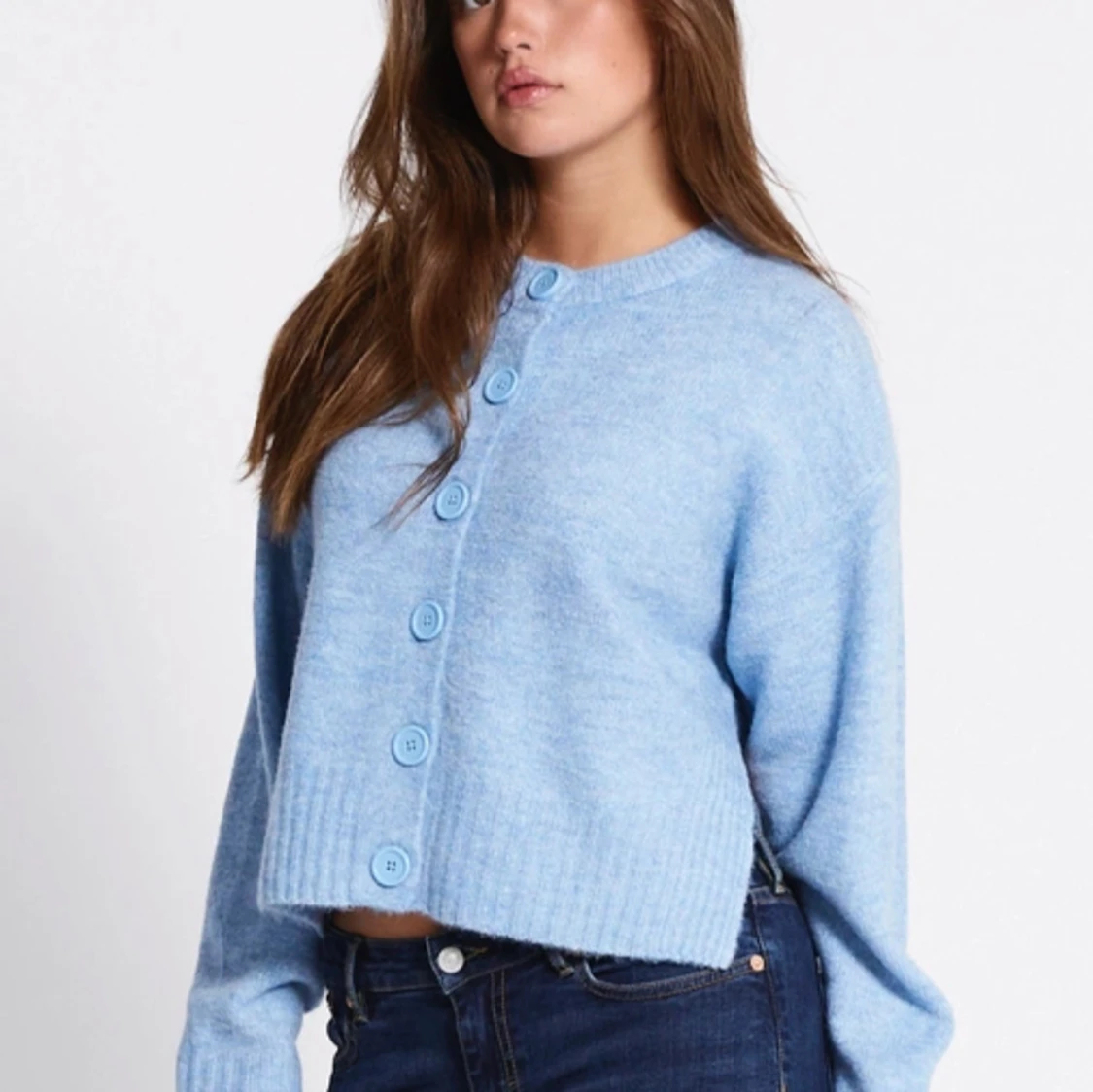 Ljusblå stickad kofta med stora knappar - 3