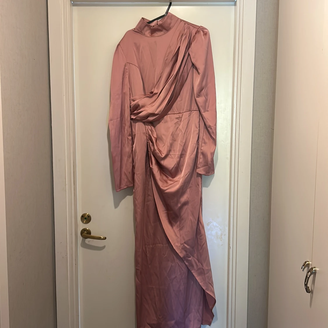 Rosa långklänning från SHEIN i M